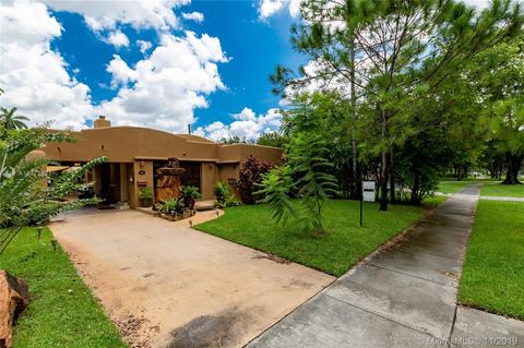 869 Pinecrest Dr, Miami Springs, FL 33166 photo 1