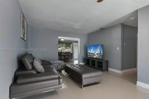 861 E 33rd St, Hialeah, FL 33013 photo 10