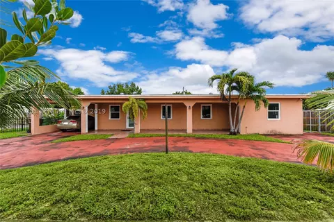 861 E 33rd St, Hialeah, FL 33013 photo 1