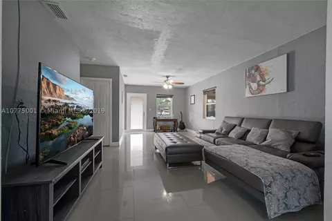 861 E 33rd St, Hialeah, FL 33013 photo 11