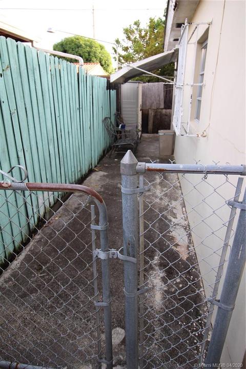 960 E 6th St, Hialeah, FL 33010 photo 22