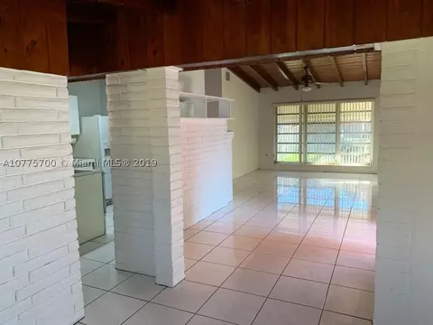 651 SE 3rd Pl, Hialeah, FL 33010 photo 6
