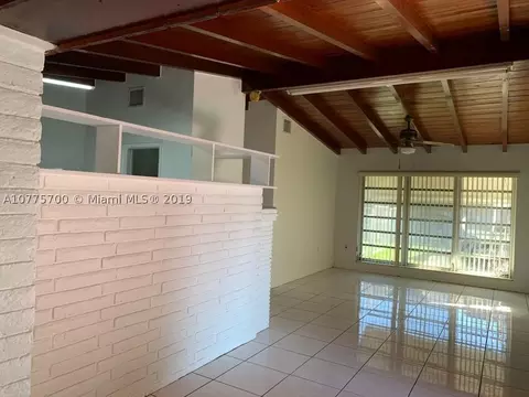 651 SE 3rd Pl, Hialeah, FL 33010 photo 5