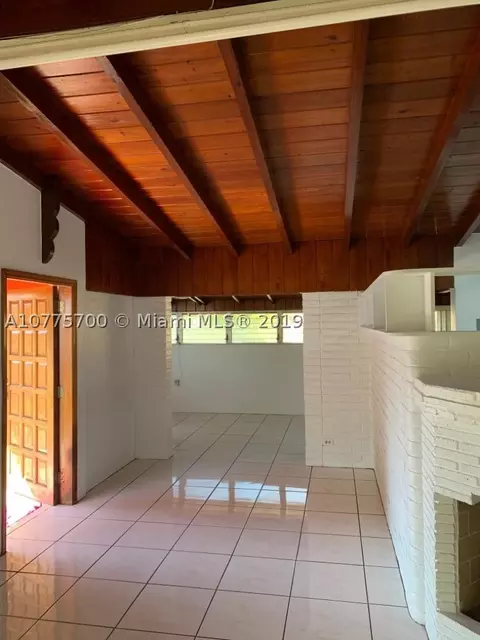 651 SE 3rd Pl, Hialeah, FL 33010 photo 9