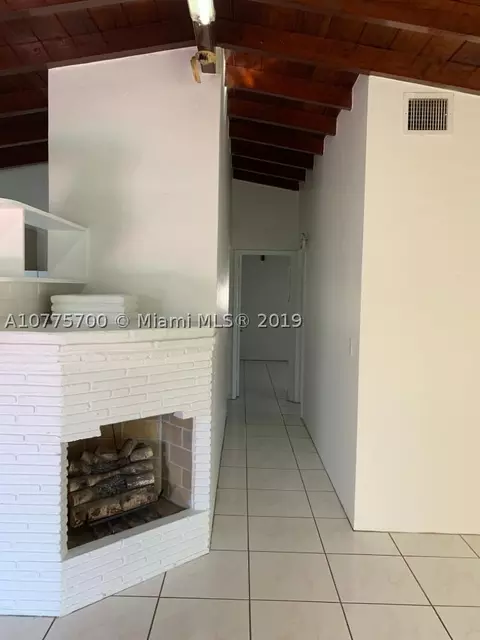 651 SE 3rd Pl, Hialeah, FL 33010 photo 12