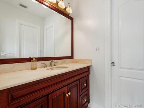 6910 Bottlebrush Dr, Miami Lakes, FL 33014 photo 11