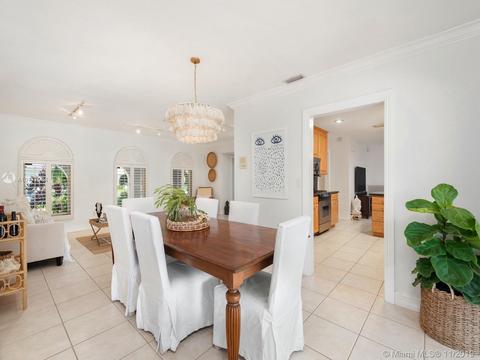 6910 Bottlebrush Dr, Miami Lakes, FL 33014 photo 6