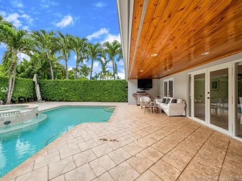 6910 Bottlebrush Dr, Miami Lakes, FL 33014 photo 18