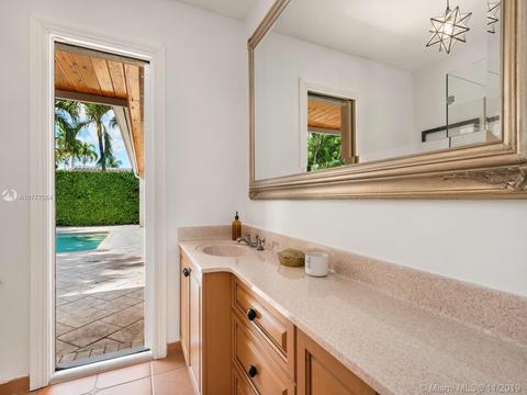 6910 Bottlebrush Dr, Miami Lakes, FL 33014 photo 15