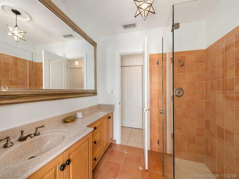6910 Bottlebrush Dr, Miami Lakes, FL 33014 photo 16