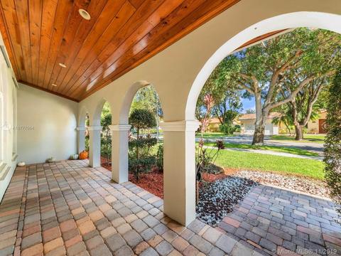 6910 Bottlebrush Dr, Miami Lakes, FL 33014 photo 17