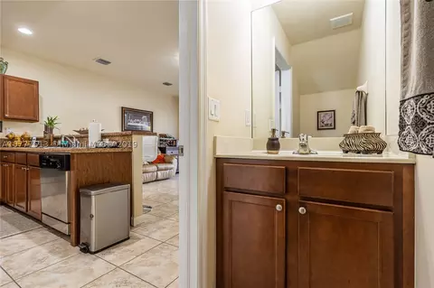 8873 W 35th Ln, Hialeah, FL 33018 photo 10