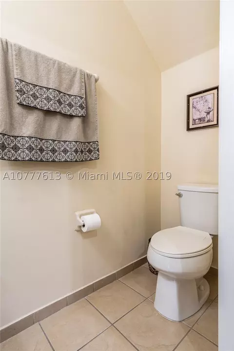 8873 W 35th Ln, Hialeah, FL 33018 photo 11