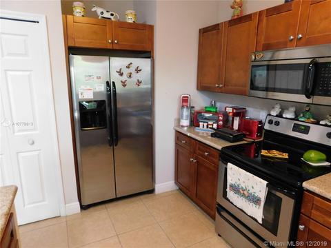 600 NE 1st Pl, Hialeah, FL 33010 photo 13