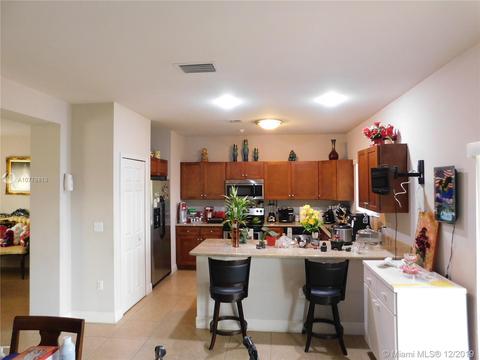 600 NE 1st Pl, Hialeah, FL 33010 photo 11