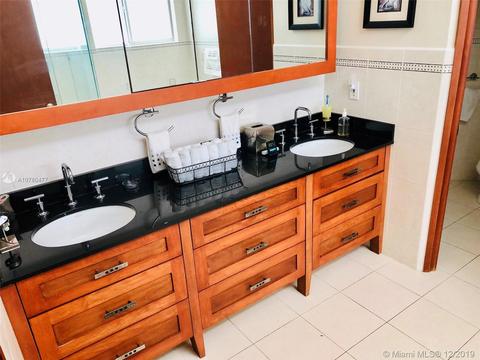 8564 NW 165th St, Miami Lakes, FL 33016 photo 19