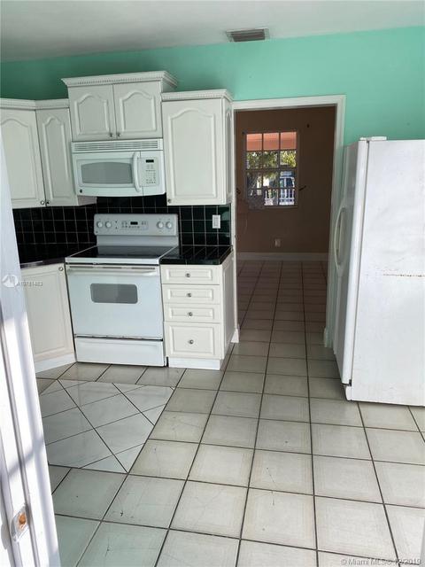 521 E 60th St, Hialeah, FL 33013 photo 5