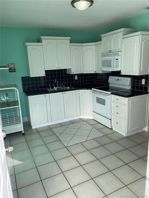 521 E 60th St, Hialeah, FL 33013 photo 4