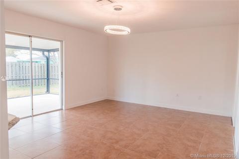 4800 18th C S, Naples, FL 34116 photo 7