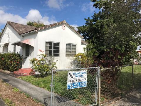 647 E 30th St, Hialeah, FL 33013 photo 2