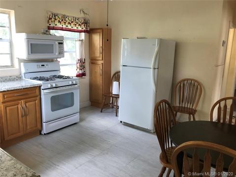 647 E 30th St, Hialeah, FL 33013 photo 10