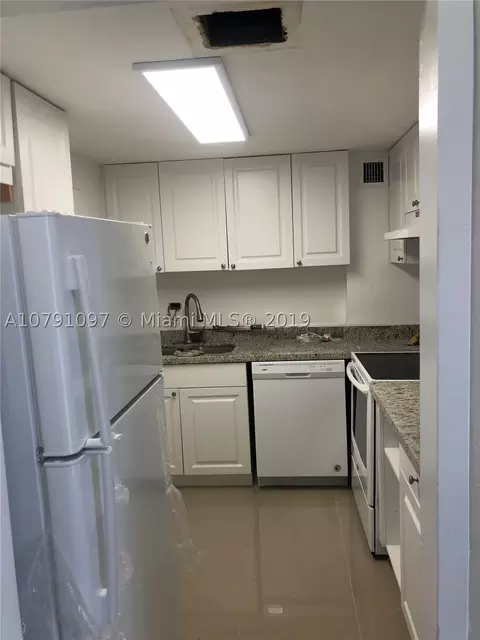 2800 N Flagler Dr #211, West Palm Beach, FL 33407