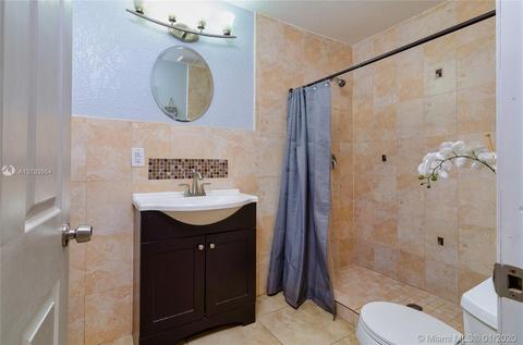 670 NE 5th St, Hialeah, FL 33010 photo 32