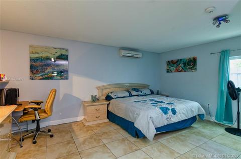 670 NE 5th St, Hialeah, FL 33010 photo 24