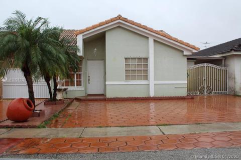 2730 W 73rd Pl, Hialeah, FL 33016 photo 2