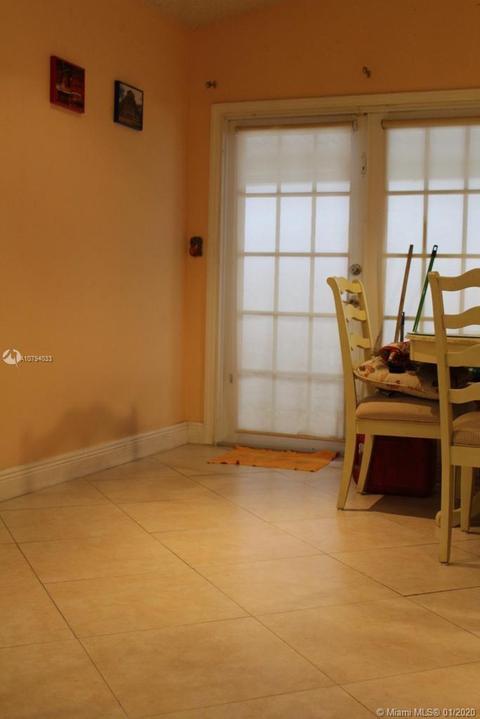 2730 W 73rd Pl, Hialeah, FL 33016 photo 11