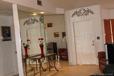 2730 W 73rd Pl, Hialeah, FL 33016 photo 5