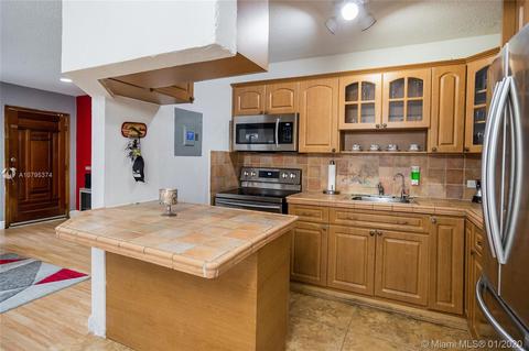 662 SE 8th St, Hialeah, FL 33010 photo 5