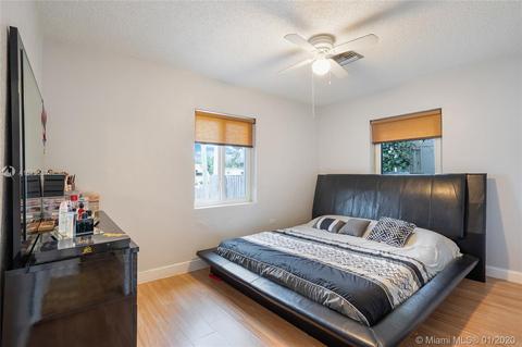 662 SE 8th St, Hialeah, FL 33010 photo 6