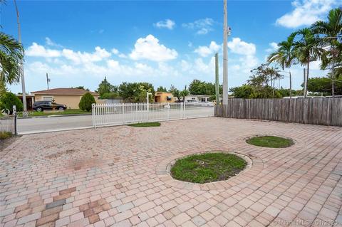 662 SE 8th St, Hialeah, FL 33010 photo 12