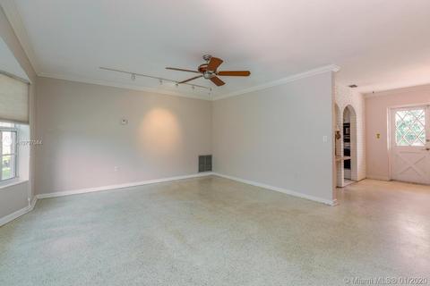 Undisclosed, Hialeah, FL 33014 photo 2