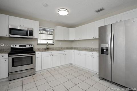 400 E 53rd St, Hialeah, FL 33013 photo 4