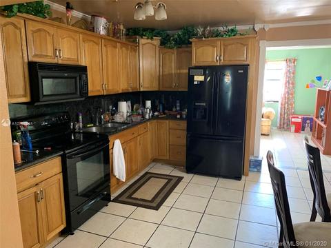 909 E 24th St, Hialeah, FL 33013 photo 2