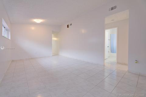3147 W 69th Pl, Hialeah, FL 33018 photo 12