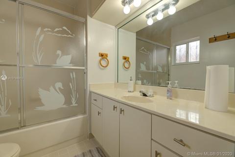 3147 W 69th Pl, Hialeah, FL 33018 photo 24