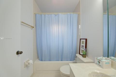 3147 W 69th Pl, Hialeah, FL 33018 photo 10