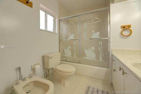 3147 W 69th Pl, Hialeah, FL 33018 photo 23