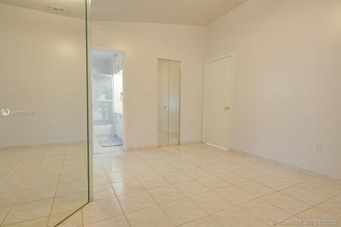 3147 W 69th Pl, Hialeah, FL 33018 photo 22