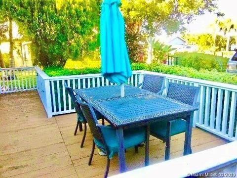 121 Arrowhead Cir, Jupiter, FL 33458 photo 2