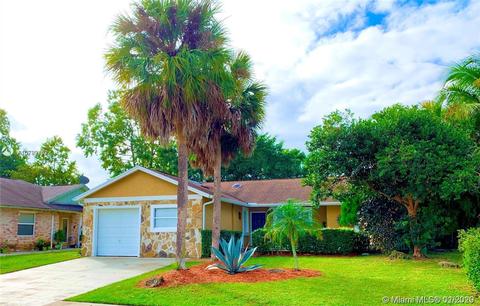 121 Arrowhead Cir, Jupiter, FL 33458 photo 1