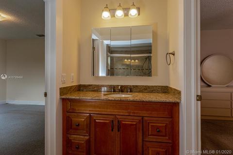 320 E 59th St, Hialeah, FL 33013 photo 14