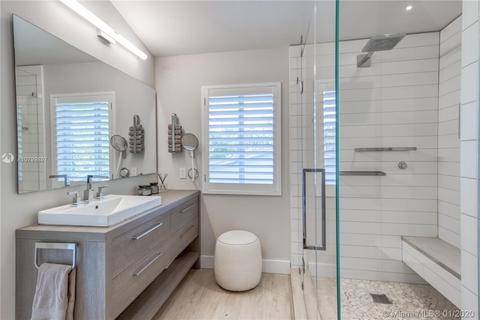 3531 E Glencoe St, Miami, FL 33133 photo 8