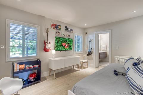3531 E Glencoe St, Miami, FL 33133 photo 20