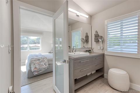 3531 E Glencoe St, Miami, FL 33133 photo 31