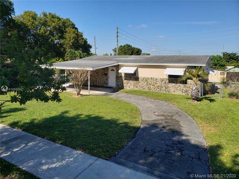 695 W 70th Pl, Hialeah, FL 33014 photo 1