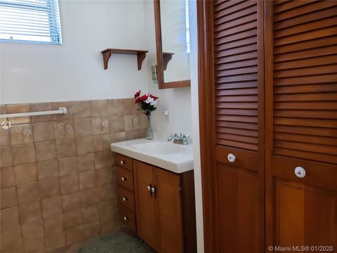 695 W 70th Pl, Hialeah, FL 33014 photo 14